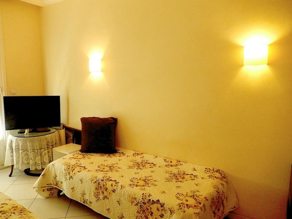 Studio Croisette Cannes Bilik gambar